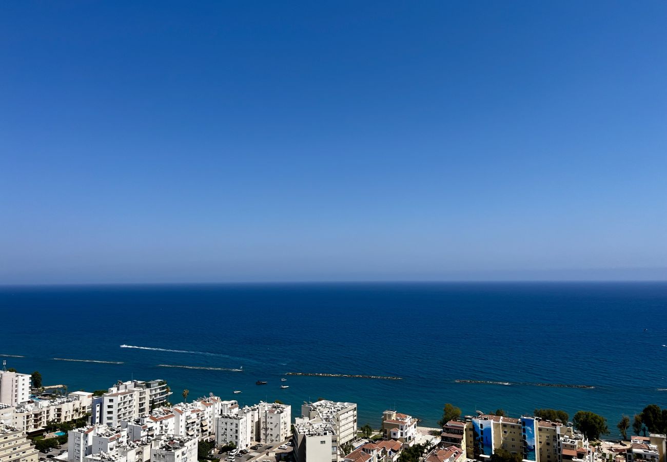 Ferienwohnung in Limassol - STAY ONLY Tower Suite 2006