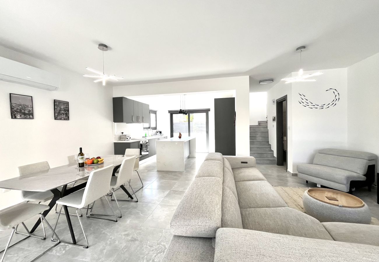 House in Agios Athanasios - STAY Lumière House