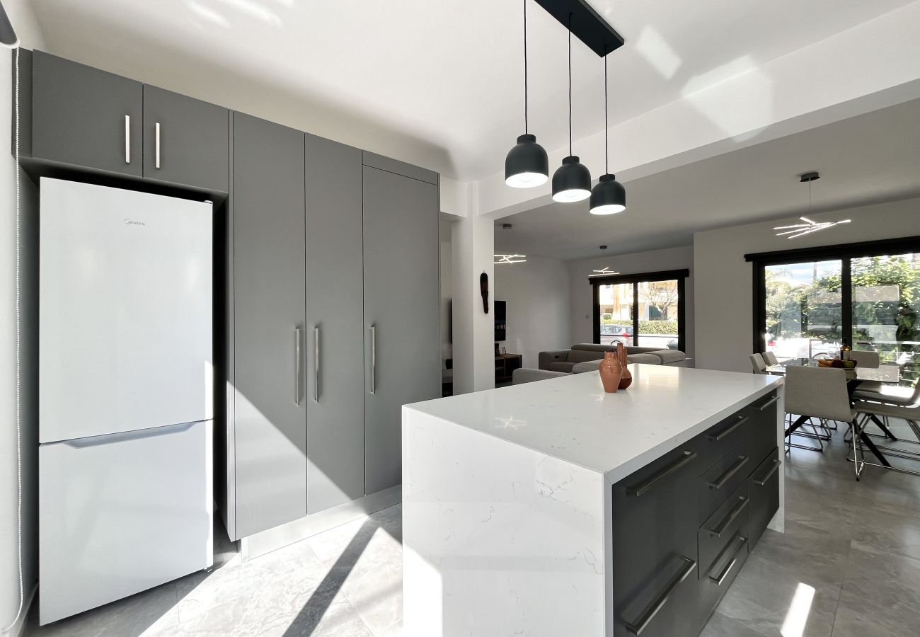 House in Agios Athanasios - STAY Lumière House