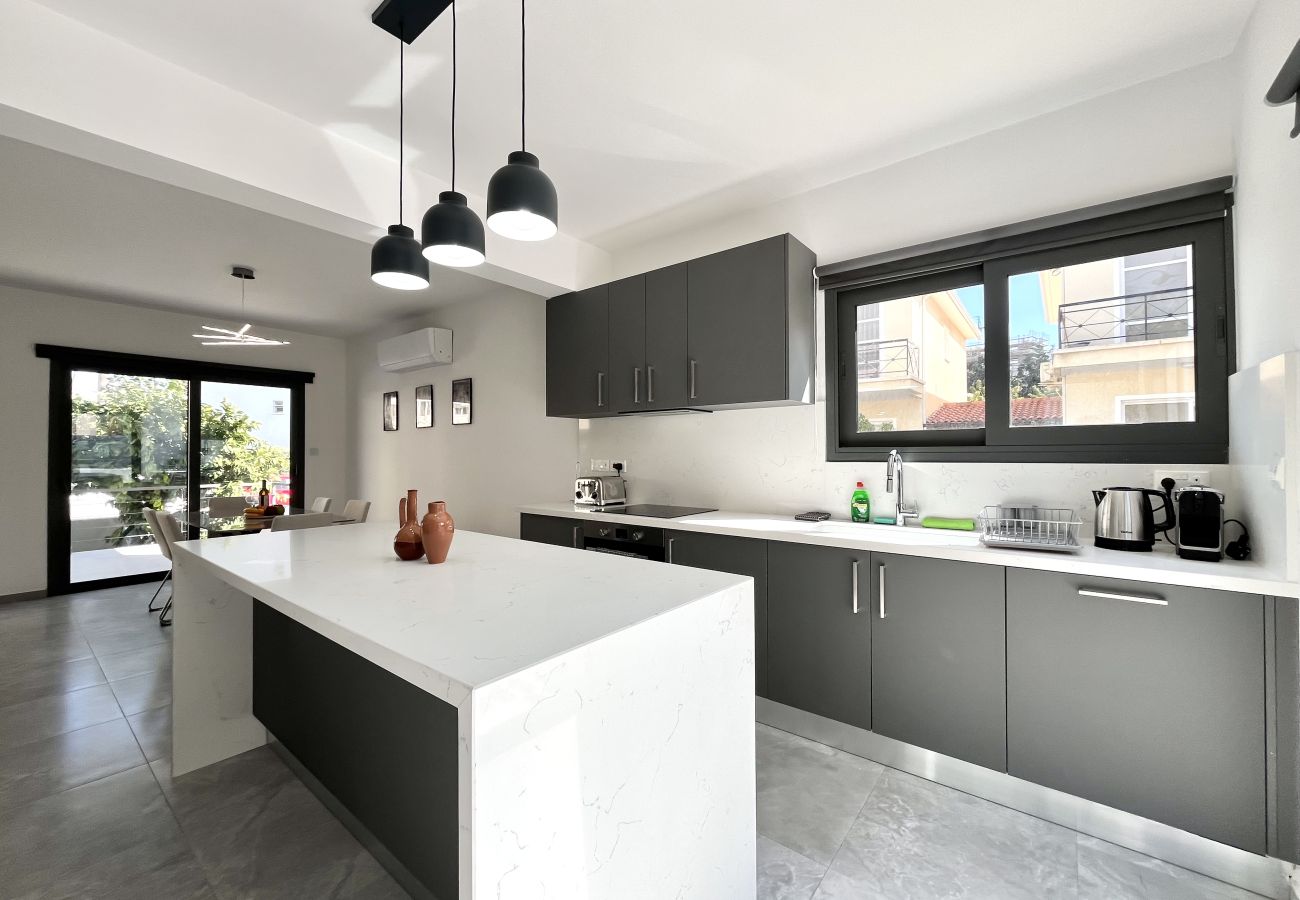 House in Agios Athanasios - STAY Lumière House