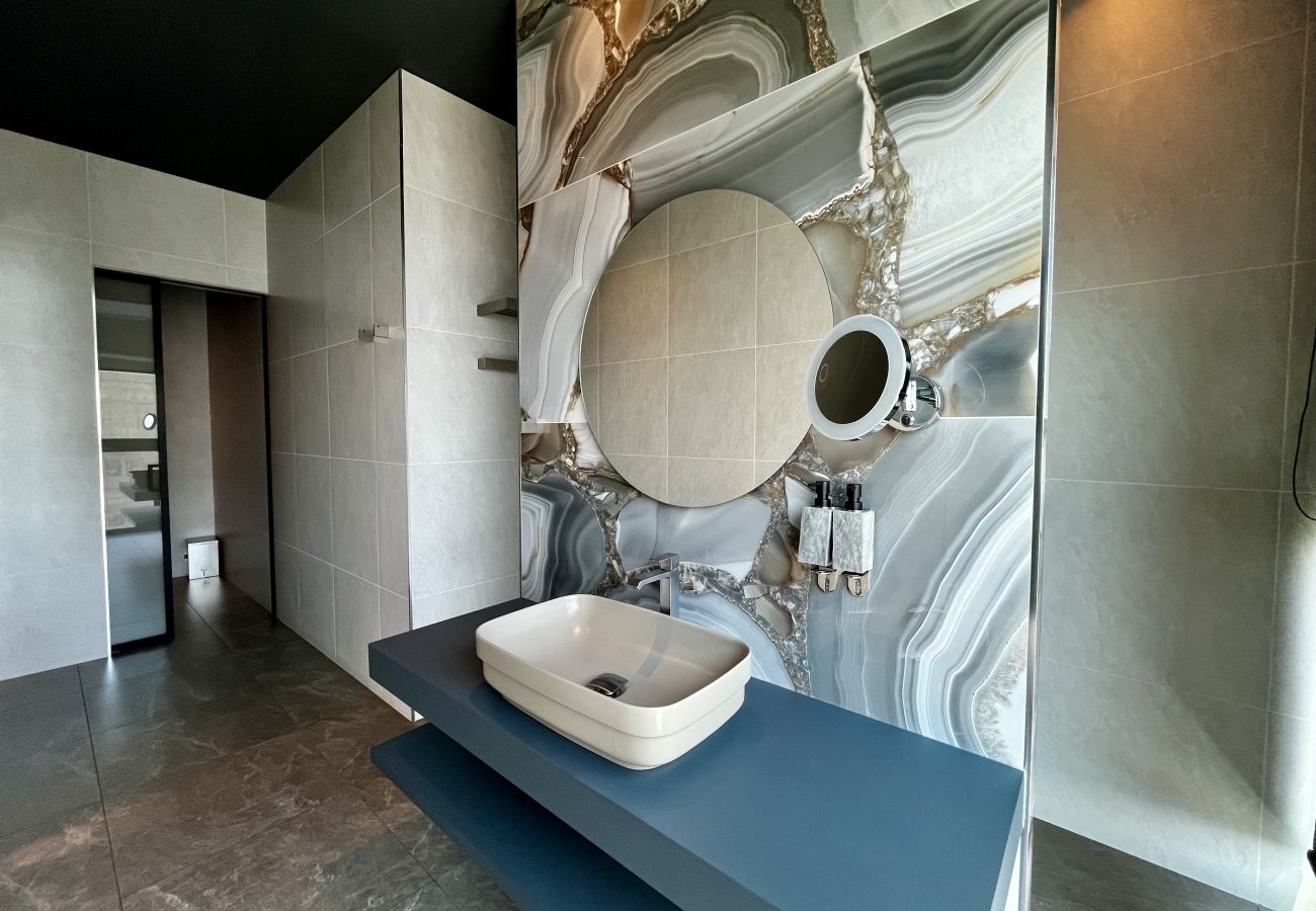 Апартаменты на Limassol - STAY ONLY Tower Suite 2002