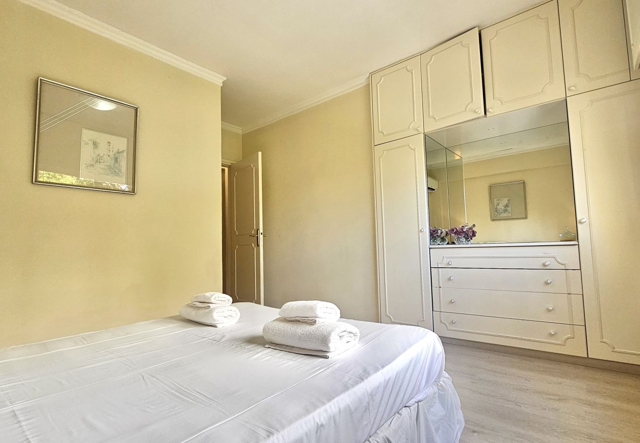 Апартаменты на Strovolos - STAY Charm Classic Apartment