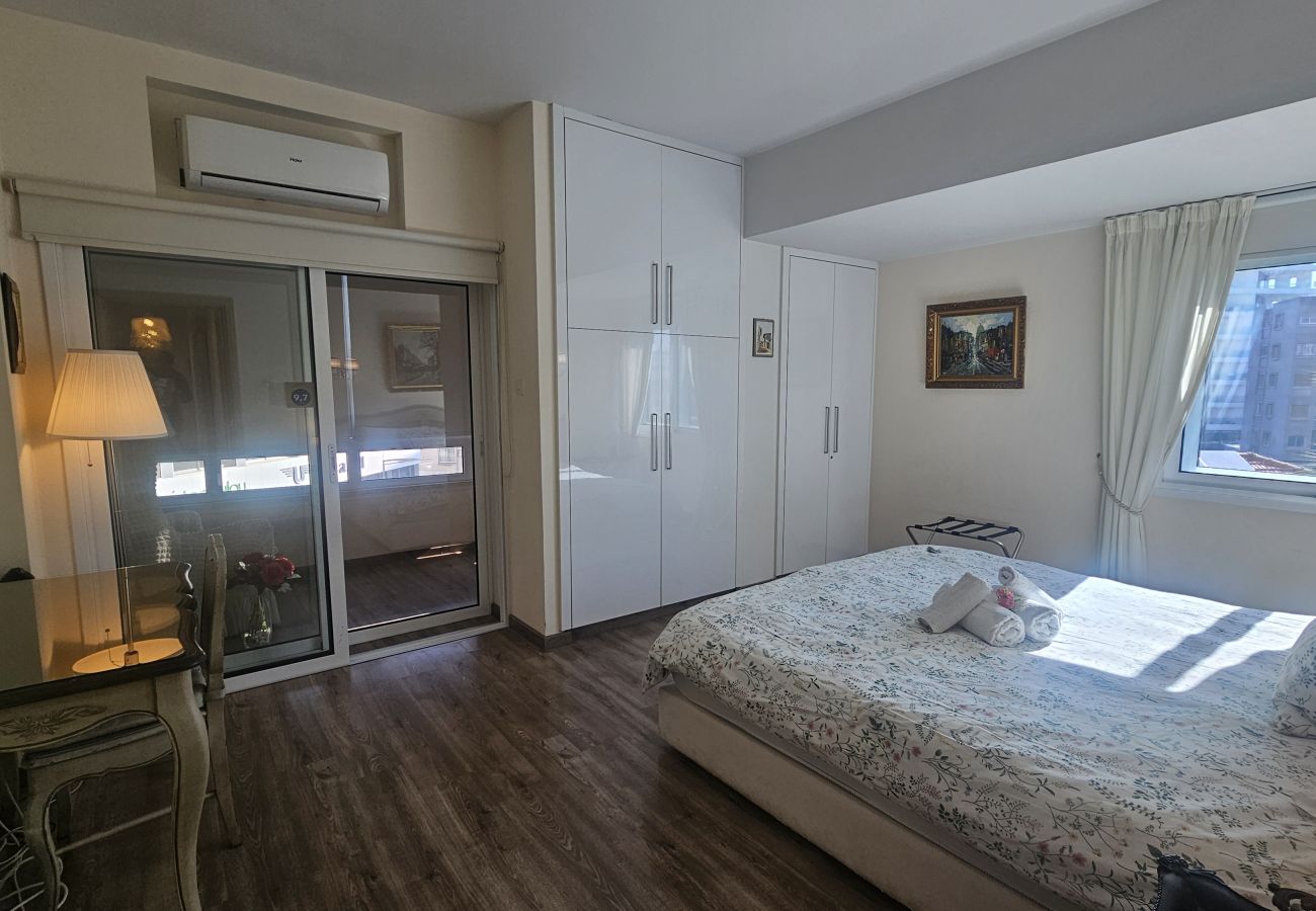 Апартаменты на Nicosia - STAY Vintage Central Suite