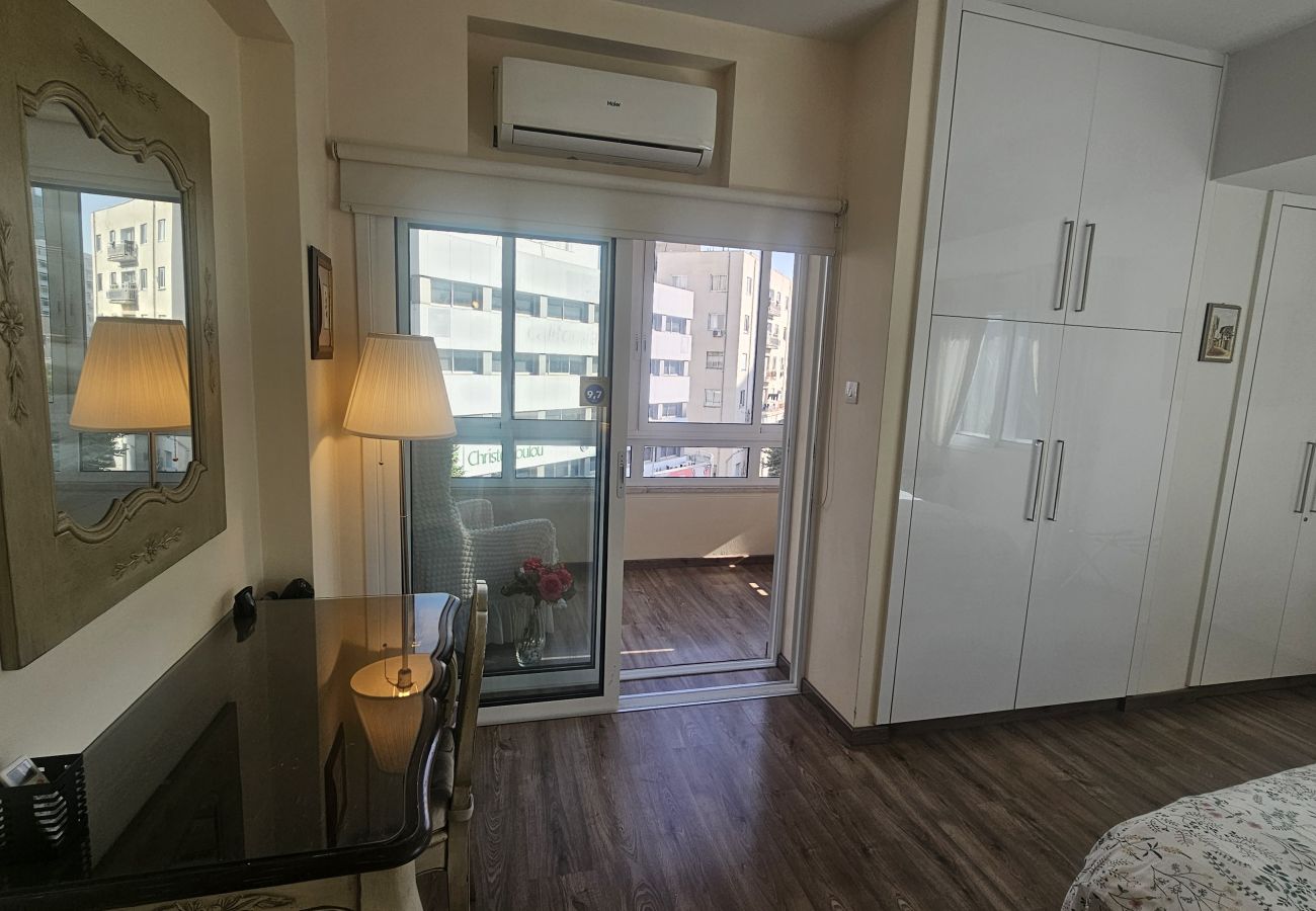 Апартаменты на Nicosia - STAY Vintage Central Suite