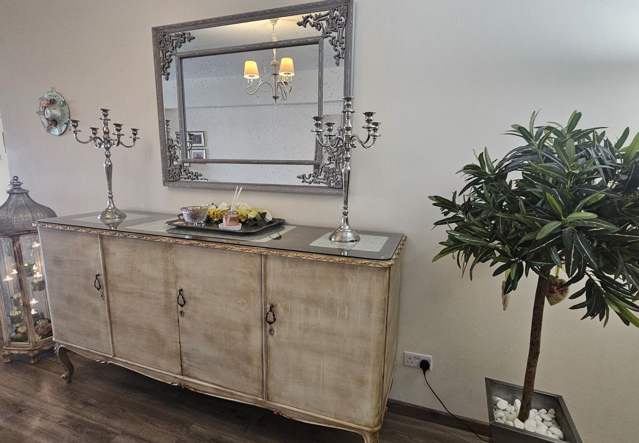 Апартаменты на Nicosia - STAY Vintage Central Suite