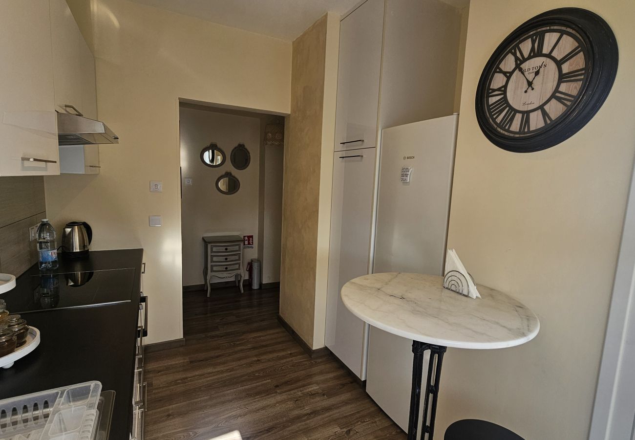 Апартаменты на Nicosia - STAY Vintage Central Suite