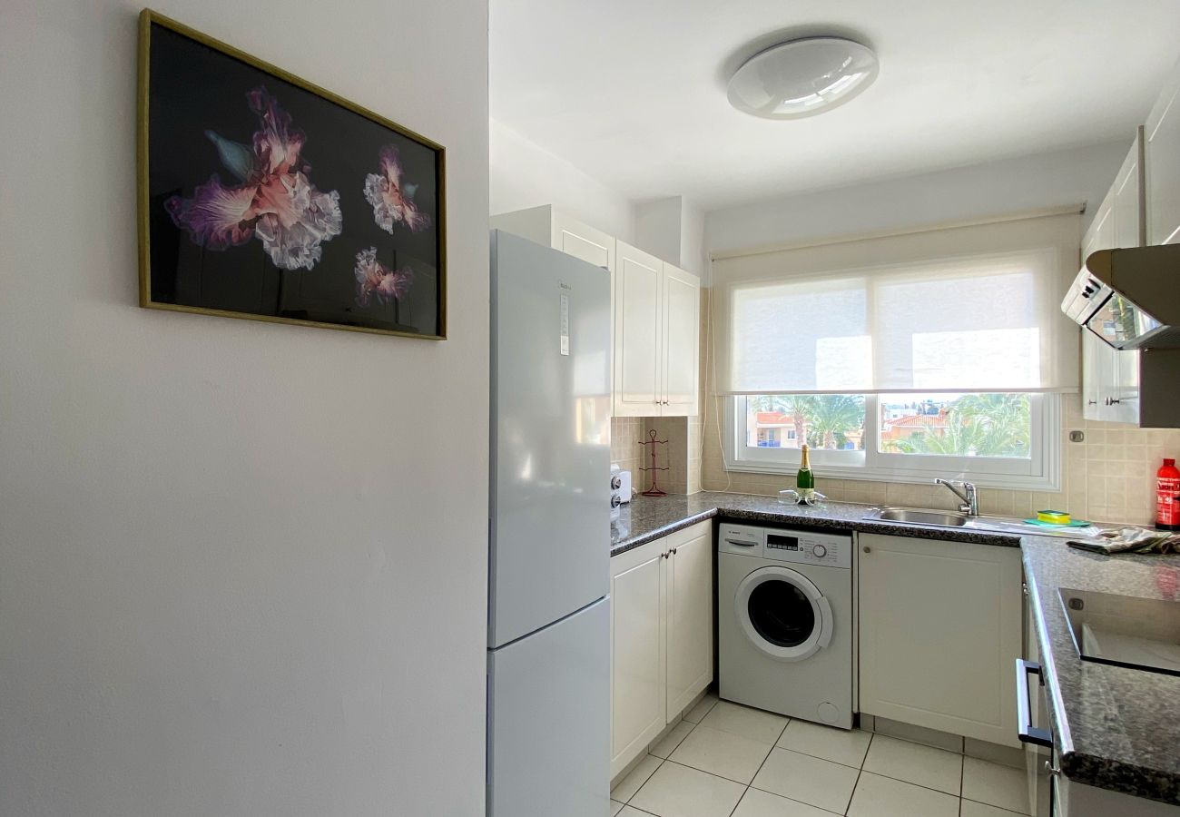 Апартаменты на Paphos - STAY Iris Apartment